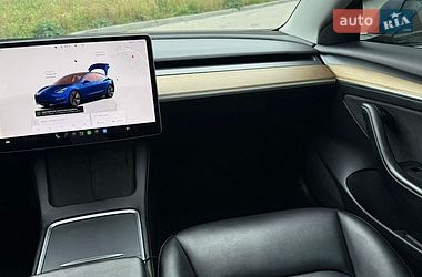 Седан Tesla Model 3 2023 в Києві