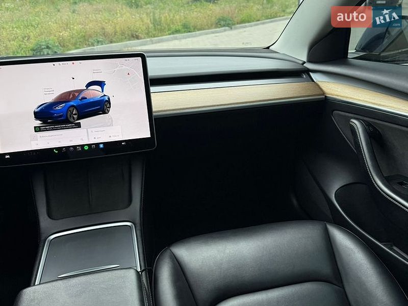 Седан Tesla Model 3 2023 в Києві