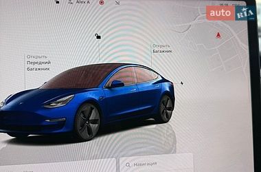 Седан Tesla Model 3 2023 в Києві
