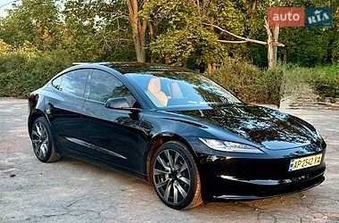 Седан Tesla Model 3 2024 в Запоріжжі