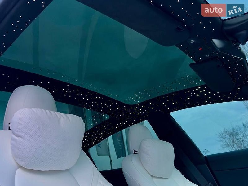 Седан Tesla Model 3 2023 в Дніпрі
