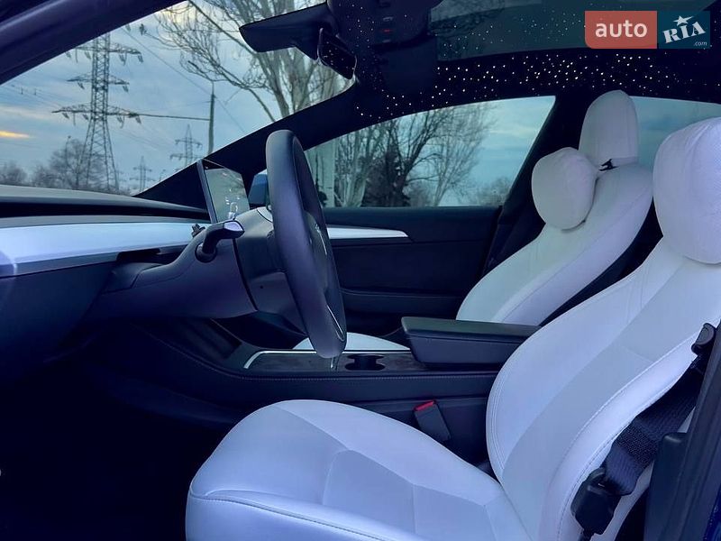 Седан Tesla Model 3 2023 в Дніпрі