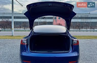 Седан Tesla Model 3 2023 в Дніпрі