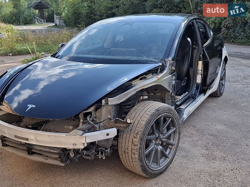 Седан Tesla Model 3 2023 в Бердичеві