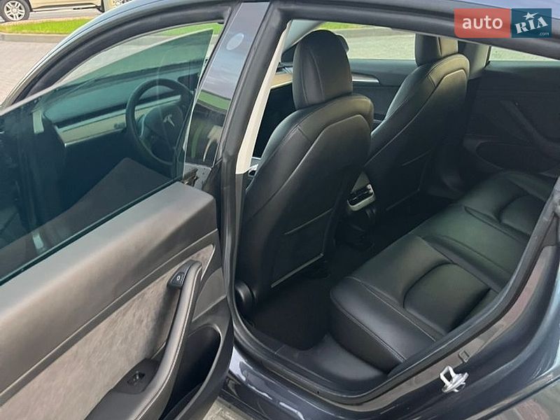 Седан Tesla Model 3 2020 в Кременчуге