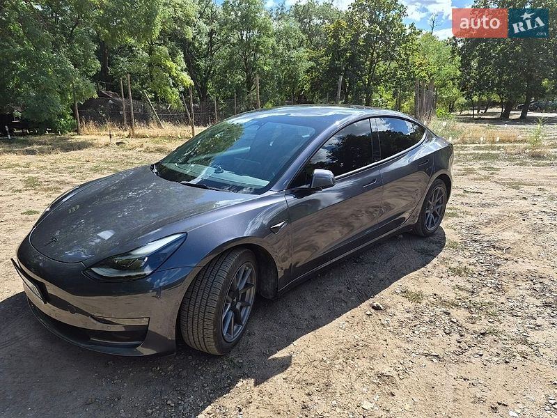 Tesla Model 3 2022