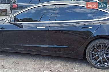 Седан Tesla Model 3 2019 в Львове