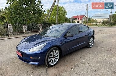 Седан Tesla Model 3 2022 в Золочеві