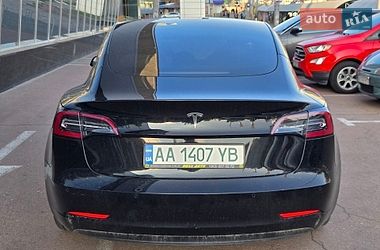 Седан Tesla Model 3 2021 в Киеве