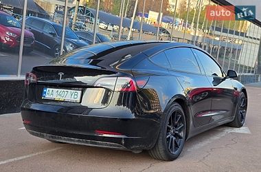 Седан Tesla Model 3 2021 в Киеве