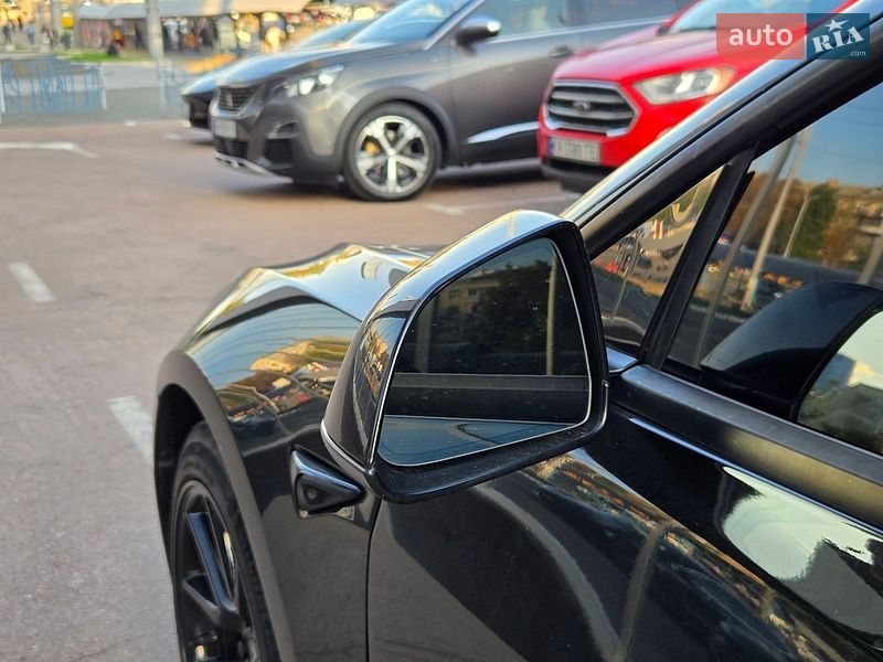 Седан Tesla Model 3 2021 в Киеве