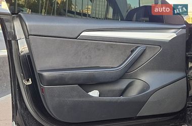 Седан Tesla Model 3 2021 в Киеве