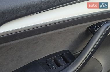 Седан Tesla Model 3 2021 в Киеве
