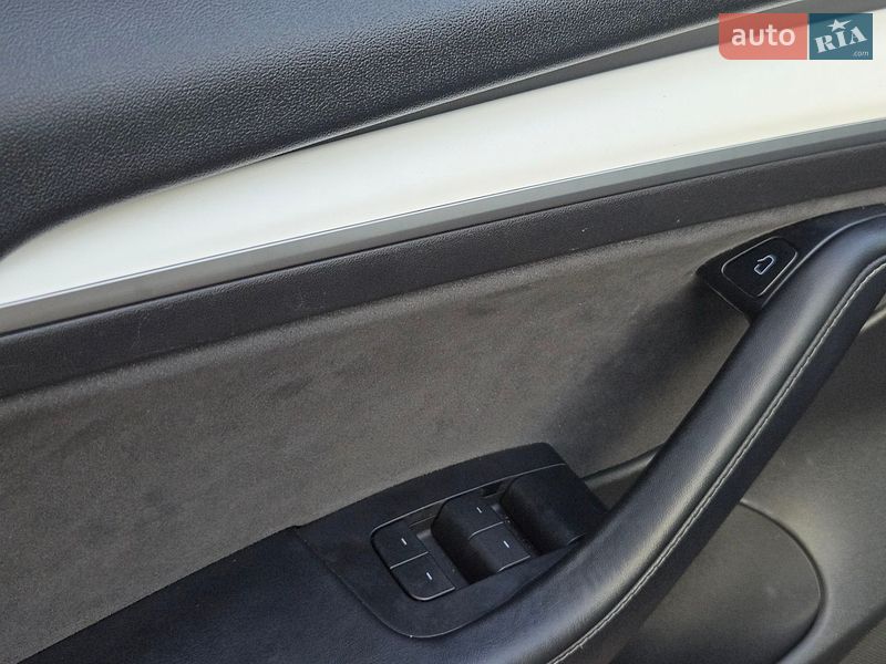 Седан Tesla Model 3 2021 в Киеве