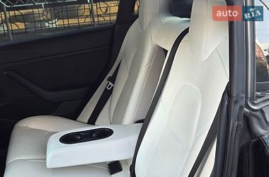Седан Tesla Model 3 2021 в Киеве