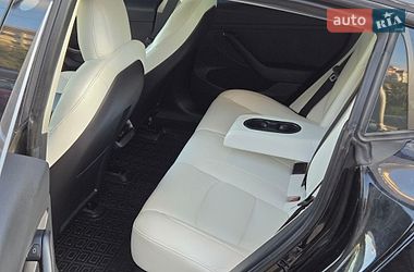 Седан Tesla Model 3 2021 в Киеве