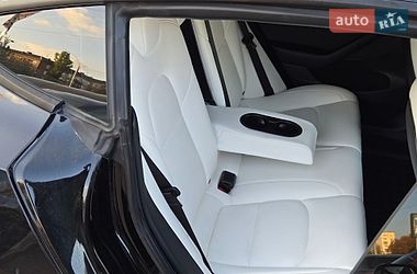 Седан Tesla Model 3 2021 в Киеве