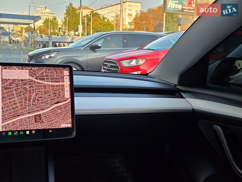 Седан Tesla Model 3 2021 в Киеве