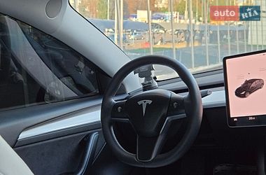 Седан Tesla Model 3 2021 в Киеве