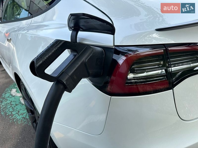 Седан Tesla Model 3 2021 в Могилев-Подольске