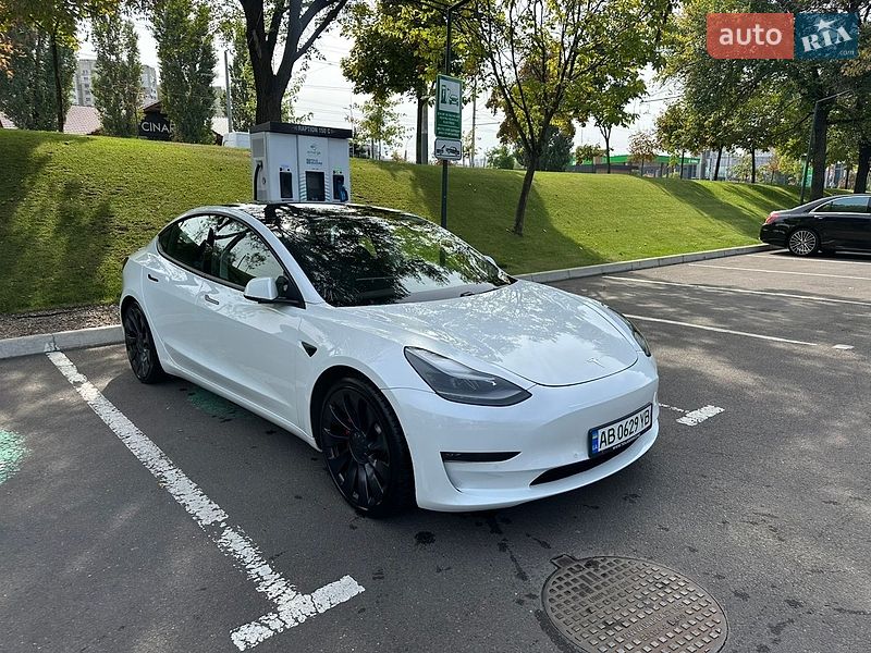 Седан Tesla Model 3 2021 в Могилев-Подольске Седан Tesla Model 3 2021 в Могилев-Подольске