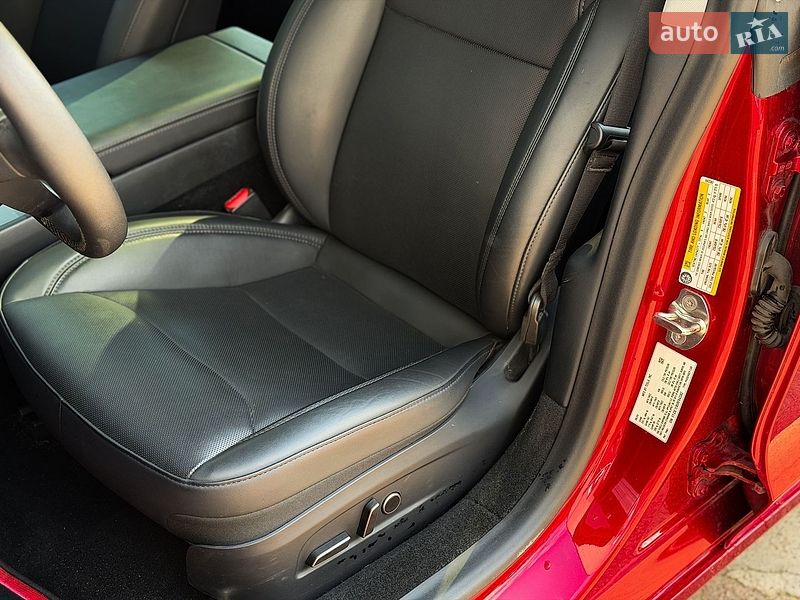 Седан Tesla Model 3 2024 в Киеве