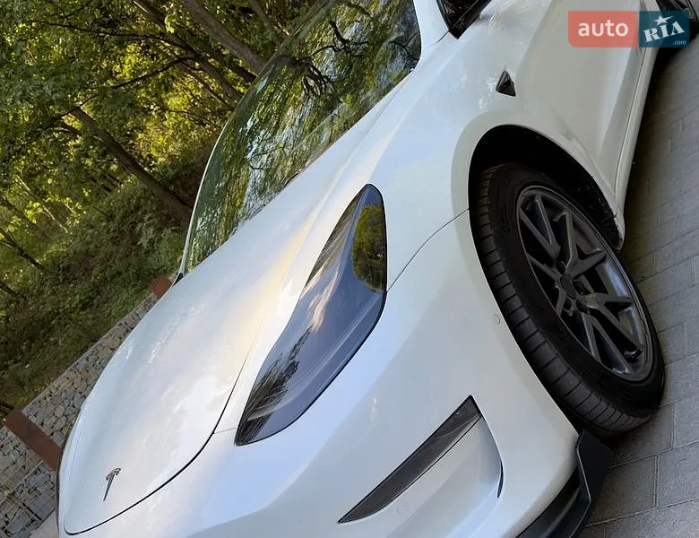 Tesla Model 3 2019