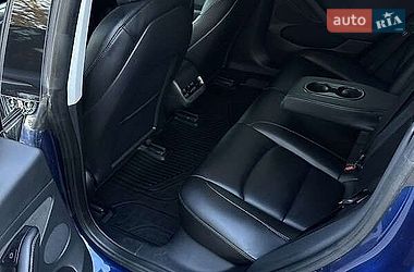 Седан Tesla Model 3 2021 в Львове