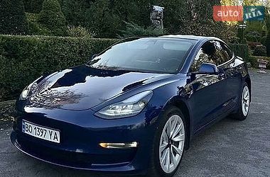 Седан Tesla Model 3 2021 в Львові