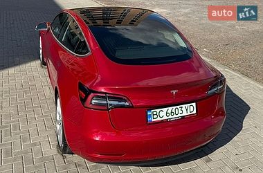 Седан Tesla Model 3 2018 в Ровно