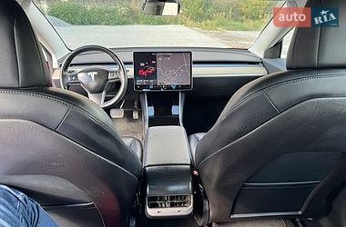 Седан Tesla Model 3 2018 в Ровно
