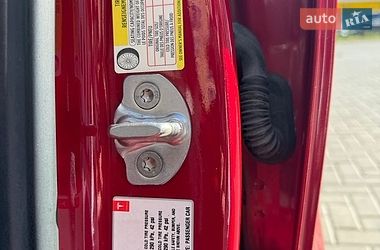Седан Tesla Model 3 2018 в Ровно