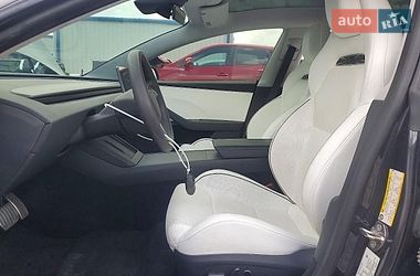 Седан Tesla Model 3 2024 в Львове