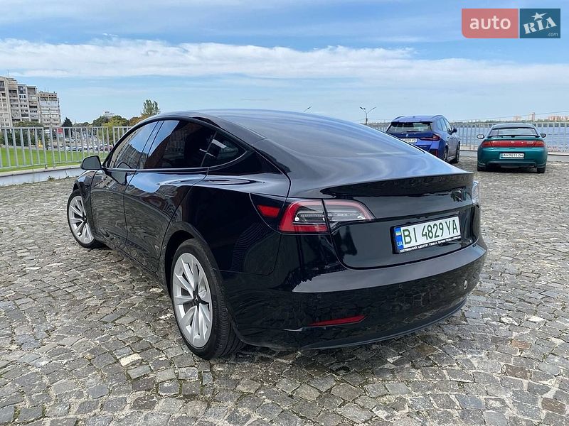 Седан Tesla Model 3 2021 в Днепре