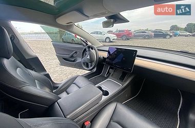 Седан Tesla Model 3 2021 в Днепре