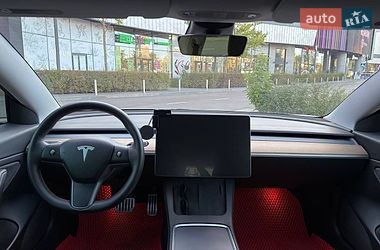 Седан Tesla Model 3 2021 в Киеве