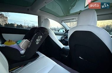 Седан Tesla Model 3 2018 в Кривом Роге