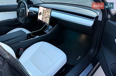 Седан Tesla Model 3 2018 в Кривом Роге
