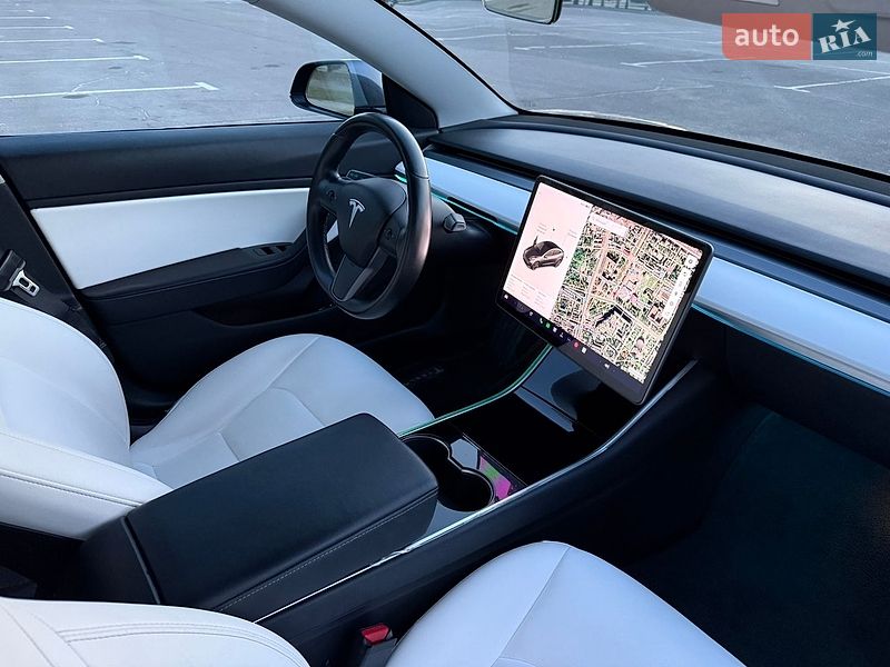 Седан Tesla Model 3 2018 в Кривом Роге