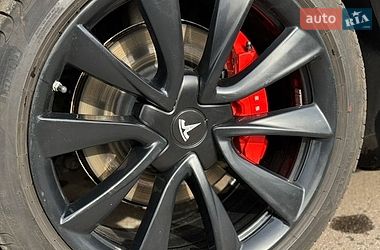 Седан Tesla Model 3 2018 в Кривом Роге