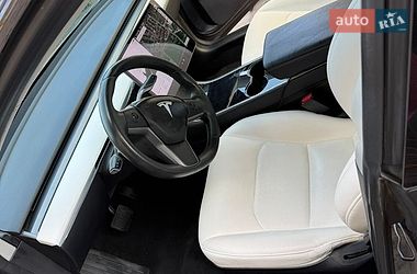 Седан Tesla Model 3 2018 в Кривом Роге