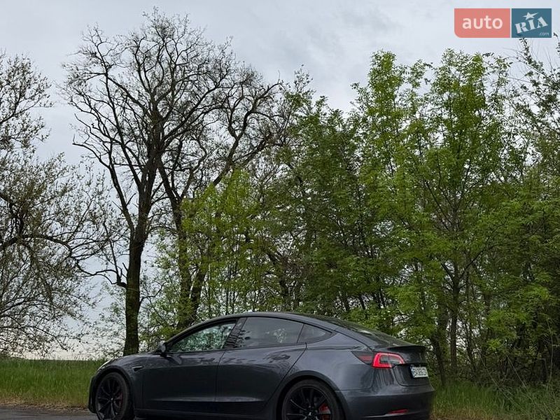 Седан Tesla Model 3 2018 в Кривом Роге