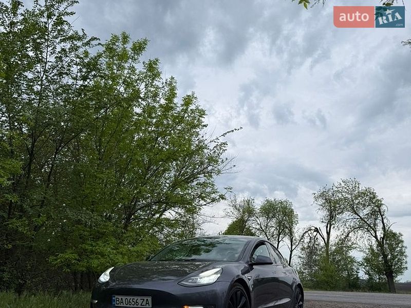 Седан Tesla Model 3 2018 в Кривом Роге