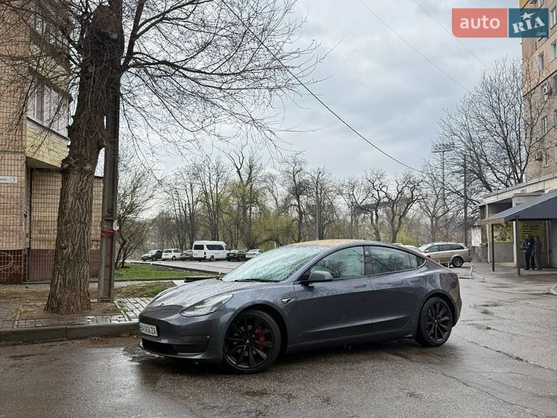 Седан Tesla Model 3 2018 в Кривом Роге