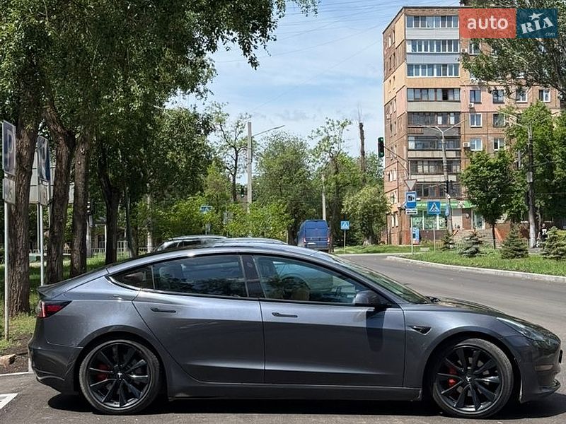 Седан Tesla Model 3 2018 в Кривом Роге