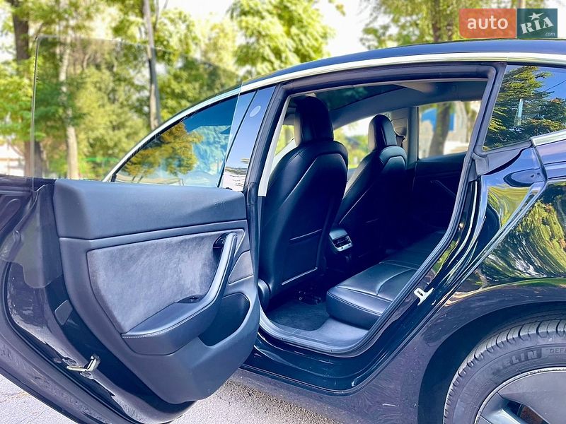 Седан Tesla Model 3 2018 в Каменском