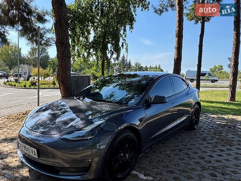 Седан Tesla Model 3 2022 в Гостомеле