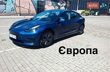 Седан Tesla Model 3 2022 в Луцьку