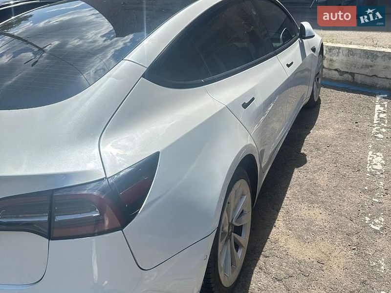 Седан Tesla Model 3 2022 в Дніпрі