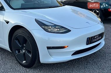 Седан Tesla Model 3 2023 в Рівному